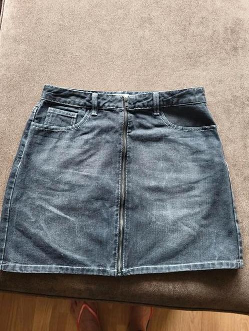 Grijs spijkerrokje rits aan voorkant mt l twintip, Kleding | Dames, Rokken, Zo goed als nieuw, Maat 38/40 (M), Grijs, Boven de knie