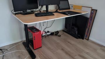 Mooi groot bureau te koop! MOET WEG! beschikbaar voor biedingen