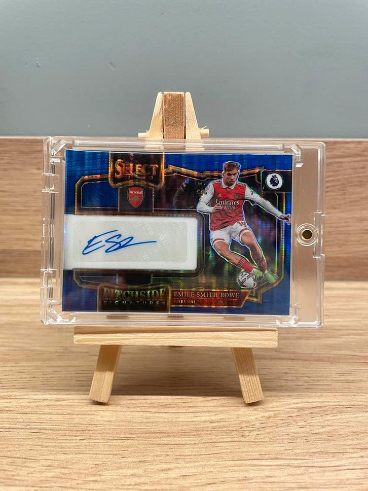 2022-23 Panini Select Emile Smith-Rowe Pitchside Autograph, Verzamelen, Sportartikelen en Voetbal, Zo goed als nieuw, Spelerskaart