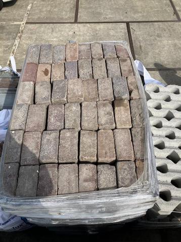 TE KOOP  30 m2 oude gebakken 10 duimers. beschikbaar voor biedingen