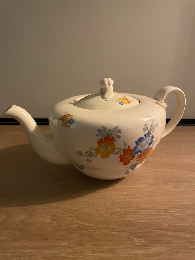 Vintage Petrus Regout Theepot met Bloemen, Ophalen of Verzenden