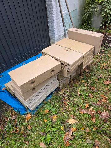 Kalkzandstenen 50x25x11 - 22 stuks beschikbaar voor biedingen
