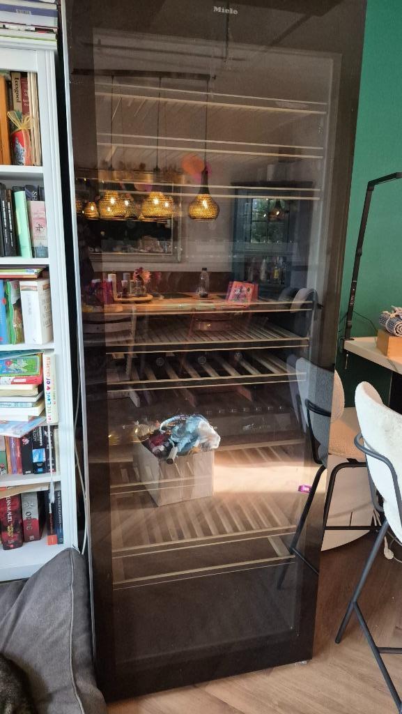 Miele Wijn koeler wijnkoelkast KWT 6831 SG, Witgoed en Apparatuur, Koelkasten en IJskasten, Gebruikt, Zonder vriesvak, 200 liter of meer