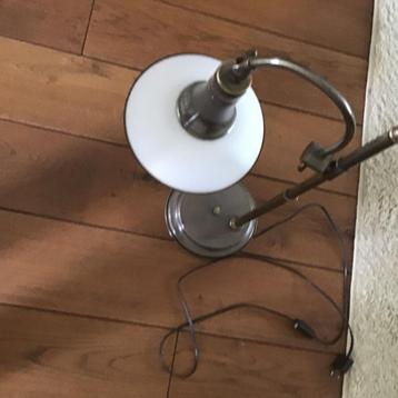 Staande schemerlamp beschikbaar voor biedingen