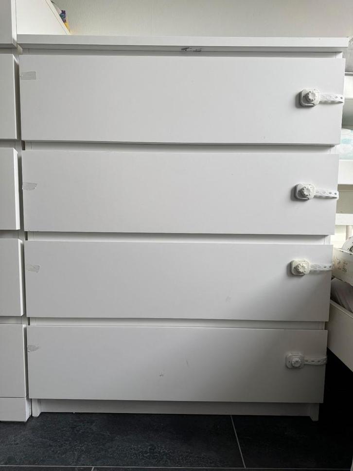 Malm Ikea Witte Commode met 4 Lades, Huis en Inrichting, Kasten | Ladekasten, Gebruikt, Ophalen