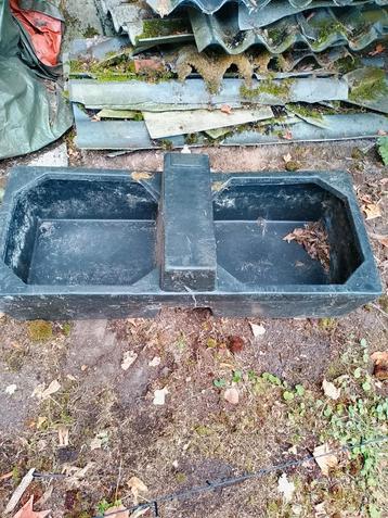 Dubbele waterbak/drinkenbak met vlotter aangeboden beschikbaar voor biedingen