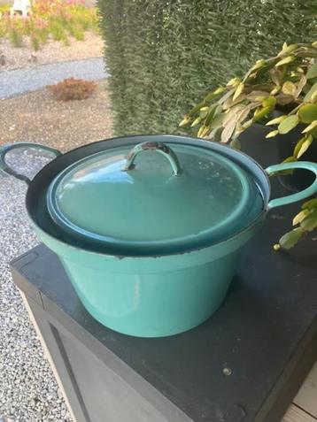 Emaille kookpot beschikbaar voor biedingen