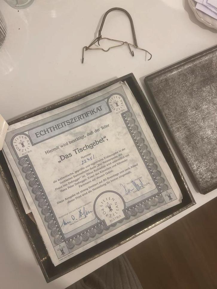 Vintage Lilien Porzellan Doosje met Certificaat, Antiek en Kunst, Antiek | Woonaccessoires, Ophalen