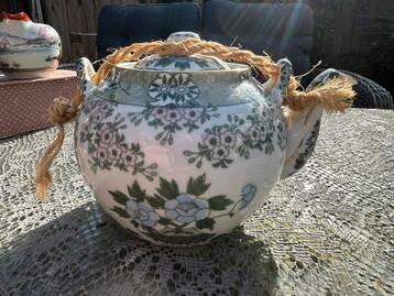 Vintage Aziatische porseleinen Theepot met Bloemenmotief beschikbaar voor biedingen