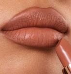 Charlotte Tilbury Catwalking Lipstick, Sieraden, Tassen en Uiterlijk, Uiterlijk | Cosmetica en Make-up, Verzenden, Zo goed als nieuw