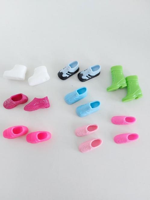 Barbie platte schoenen gympen, Verzamelen, Poppen, Gebruikt, Accessoires, Ophalen of Verzenden