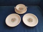 Wedgwood Conway Soepkom & Schotel, Huis en Inrichting, Keuken | Servies, Ophalen, Zo goed als nieuw, Wedgwood, Kop(pen) en/of Schotel(s)