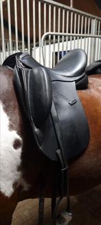 KM dressuurzadel, Dieren en Toebehoren, Paarden en Pony's | Zadels, Ophalen of Verzenden, Gebruikt, Dressuur