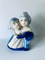 Delfts blauwe beeldjes Boer en boerinnetje. Handbeschilderd., Ophalen, Zo goed als nieuw, Mens
