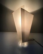 Leuke wandlamp uitgevoerd in transparante kunststof, Ophalen, Zo goed als nieuw, Kunststof