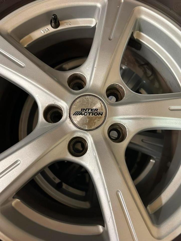 4 winterbanden 215/70 R16, Auto diversen, Wieldoppen, Gebruikt, Ophalen