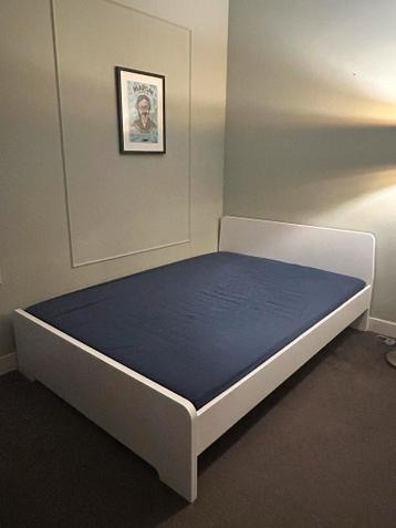 IKEA Bedframe + Matras (1 jaar oud) - afbeelding 2