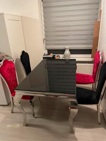Mooie barok stijl eettafel met 4 stoelen bezorgen mogelijk beschikbaar voor biedingen