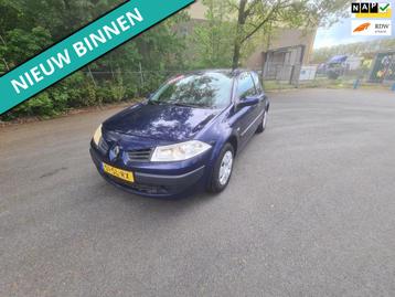 Renault Mégane 1.4-16V Expression LEUKE AUTO RIJDT EN SCHAK beschikbaar voor biedingen
