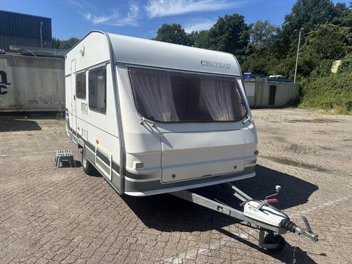 Chateau Caratt 390 Met Voortent, Caravans en Kamperen, Caravans, Bedrijf, tot en met 4, 750 - 1000 kg, Treinzit, Chateau, 2 aparte bedden