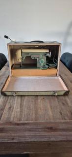 Ouderwetse Veena Naaimachine, Hobby en Vrije tijd, Naaimachines en Toebehoren, Ophalen of Verzenden, Gebruikt, Naaimachine, Overige merken