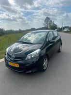 Toyota Yaris 1.3 16V Vvt-i 5DR 2012 Zwart CRUISE, Auto's, Voorwielaandrijving, 4 cilinders, Zwart, Bedrijf