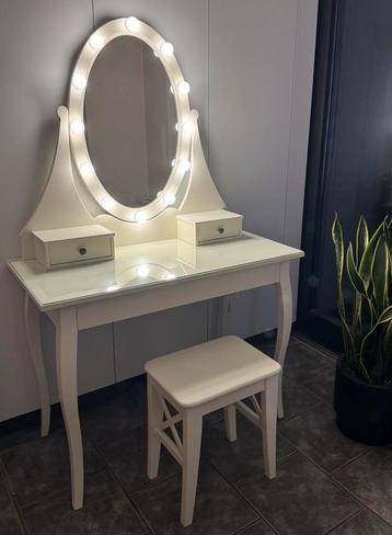 IKEA Hemnes toilettafel met Hollywood spiegel beschikbaar voor biedingen