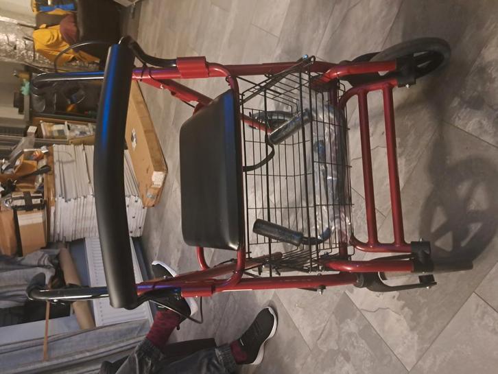 Ruime stevige rollator inklapbaar izgs, Diversen, Rollators, Zo goed als nieuw, Ophalen
