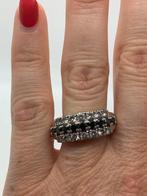 K545 Prachtige zilveren ring met saffieren wit zwart maat 21, 20 of groter, Met edelsteen, Ophalen of Verzenden, Dame