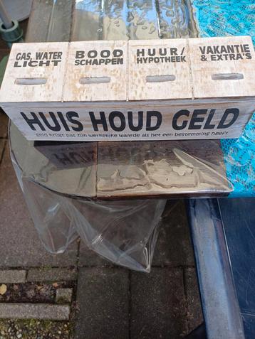 leuk houten kistje  beschikbaar voor biedingen