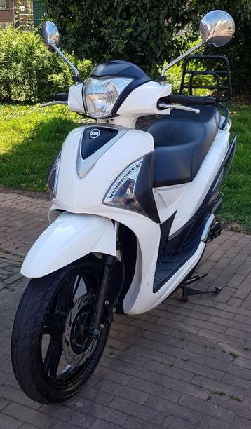 Sym Symfony st scooter.  2017 . Nette scooter beschikbaar voor biedingen