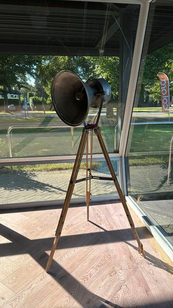 Vintage Driepootlamp Industrieel Design LampAntiek Stijlvol beschikbaar voor biedingen