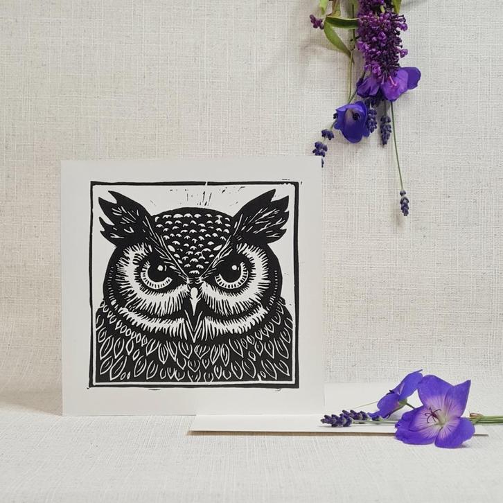 Dubbele wenskaart 15x15 cm. met envelop, uil, linosnede, Diversen, Wenskaarten, Nieuw, Ophalen of Verzenden