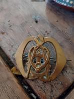 Vintage Speldje  Gereedschap, Verzamelen, Speldjes, Pins en Buttons, Ophalen of Verzenden, Gebruikt, Overige onderwerpen, Speldje of Pin