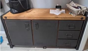 Dressoir industrieel beschikbaar voor biedingen