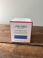Shiseido vital perfection overnight 50ml, Nieuw, Gehele gezicht, Ophalen of Verzenden, Verzorging