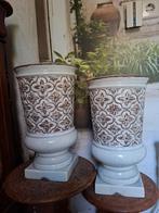 Set van 2 Aardewerk Bloempotten/Vazen, Wit, Aardewerk of Porselein, Ophalen of Verzenden, Zo goed als nieuw