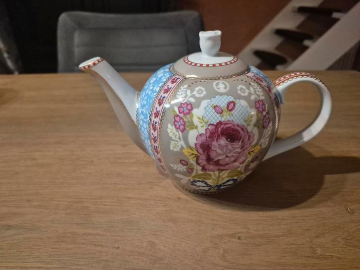 Pip Studio Theepot - 13 cm hoog, Huis en Inrichting, Keuken | Servies, Zo goed als nieuw, Overige typen, Overige stijlen, Porselein