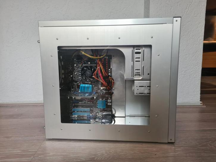 Desktop PC in Lian Li Kast, Computers en Software, Desktop Pc's, Gebruikt, Onbekend, 8 GB, Met videokaart, Ophalen