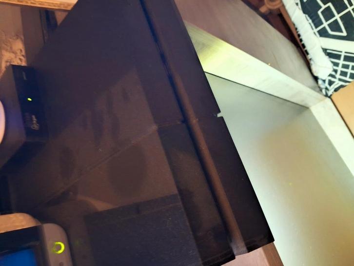 Playstation 4 met 2 controllers en Diverse spellen, Spelcomputers en Games, Spelcomputers | Sony PlayStation 4, Gebruikt, Original