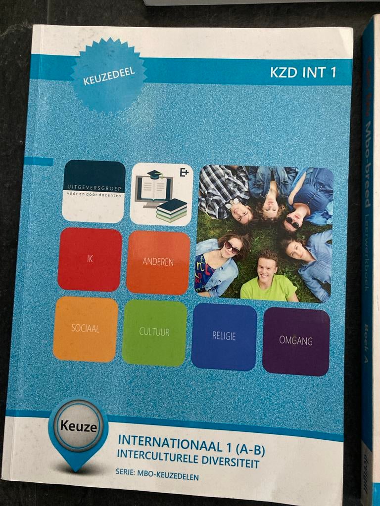 Internationaal 1 (A-B) MBO Keuzedeel, Boeken, Studieboeken en Cursussen, Ophalen of Verzenden, Zo goed als nieuw, MBO