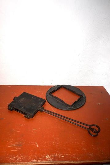 Vintage Duits gietijzeren wafelijzer met voet * antieke Wifa beschikbaar voor biedingen