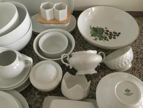 Verzameling WIT SERVIESGOED, Huis en Inrichting, Keuken | Servies, Zo goed als nieuw, Bord(en), Porselein, Ophalen of Verzenden