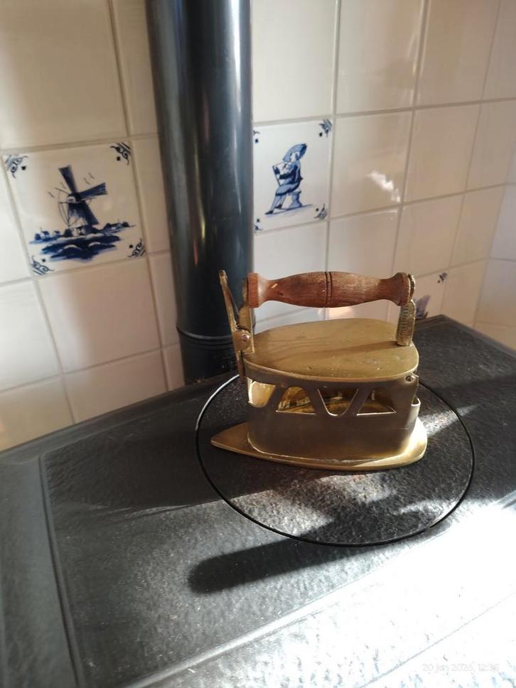 Antiek Strijkijzer met Houten Handvat, Antiek en Kunst, Antiek | Keukenbenodigdheden, Ophalen of Verzenden
