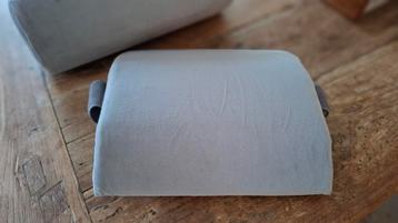 Ergonomisch rugkussen met memory foam beschikbaar voor biedingen