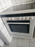 Elektrische fornuis met oven moet weg, Zo goed als nieuw, Gas, 4 kookzones, Ophalen of Verzenden