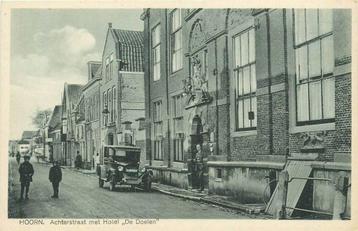 (388-094-015) Hoorn Achterstraat met Hotel De Doelen beschikbaar voor biedingen