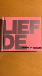 Liefde by feel happy, Ophalen of Verzenden, Zo goed als nieuw