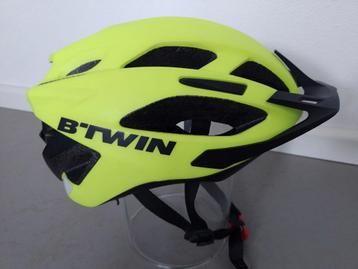 NIEUWE fietshelm B'twin 500 fluoriserend geel maat 53-59 cm. beschikbaar voor biedingen