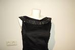 Roccobarocco jurk kraag afgewerkt swarovski stenen 36, Kleding | Dames, Roccobarocco, Verzenden, Zwart, Knielengte